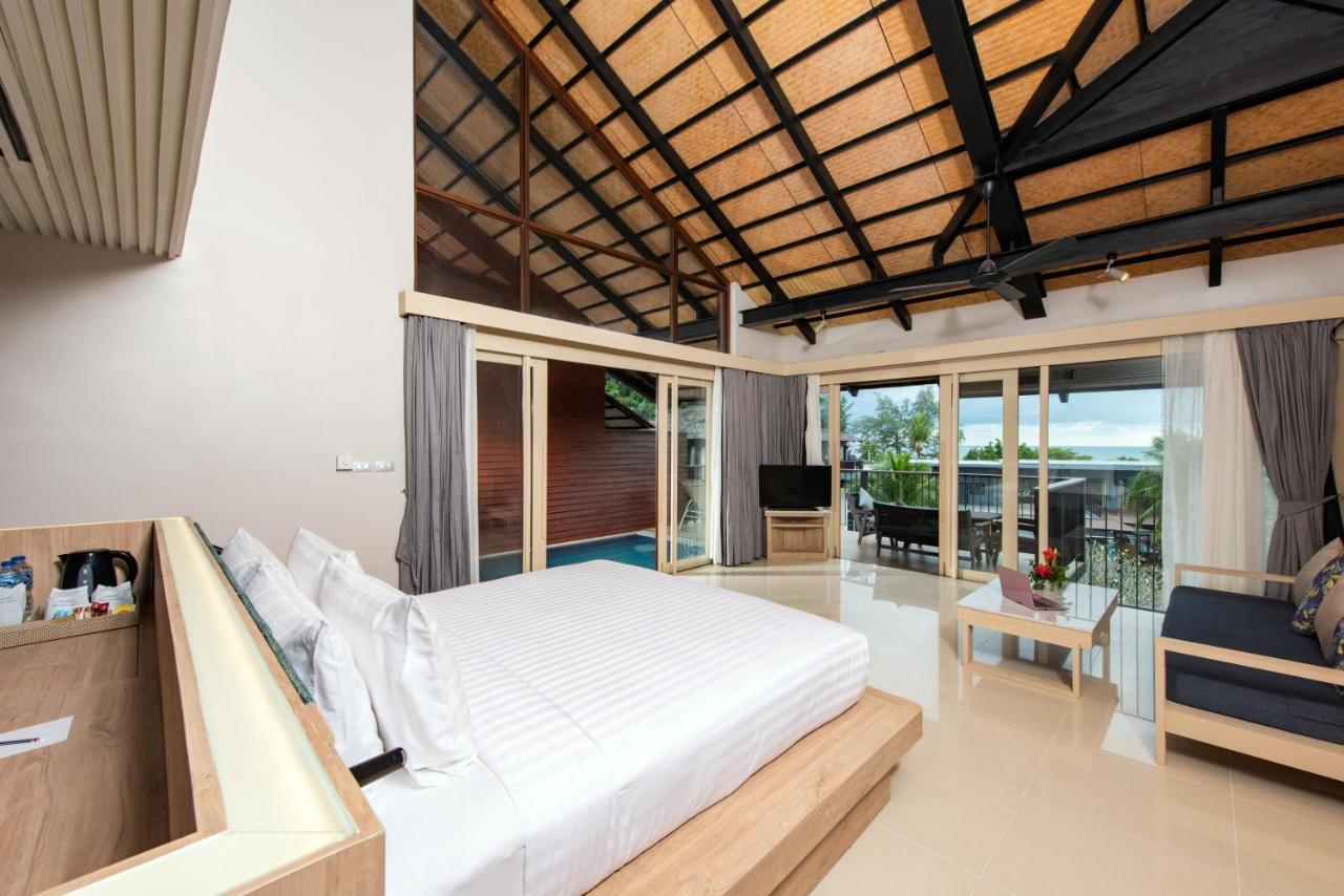 Suite Penthouse con piscina y vistas al mar